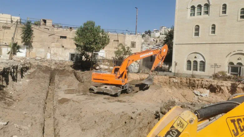 החפירות באתר המיועד לבניית שכונה יהודית חדשה בחברון
