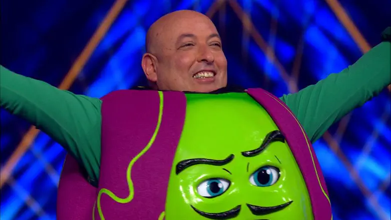 פרופ' איתמר גרוטו מחופש ל"אפון"