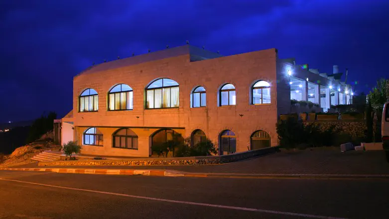 ישיבת אלון מורה