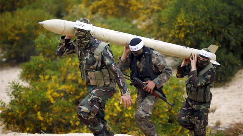 Боевики террористической группировки ХАМАС. Иллюстрация