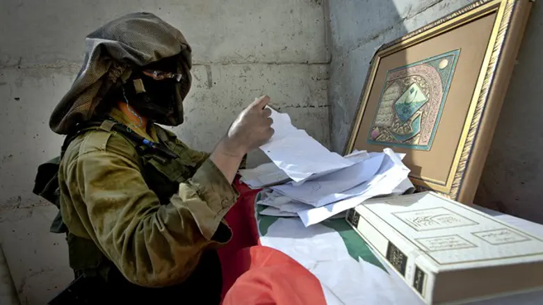 Unit 8200 in training drill