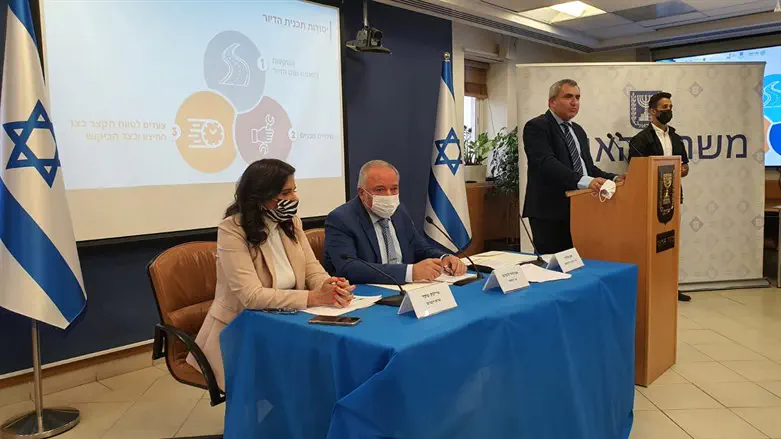 ההכרזה על תוכנית הדיור. אלקין, ליברמן ושקד