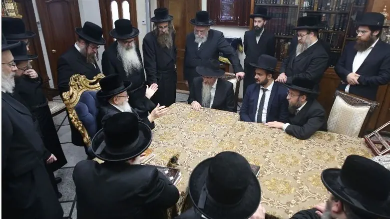 האדמו"ר מסקווירא עם הרבנים של רוסיה ואיראן