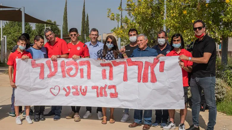 אנשי המועדון במהלך הביקור