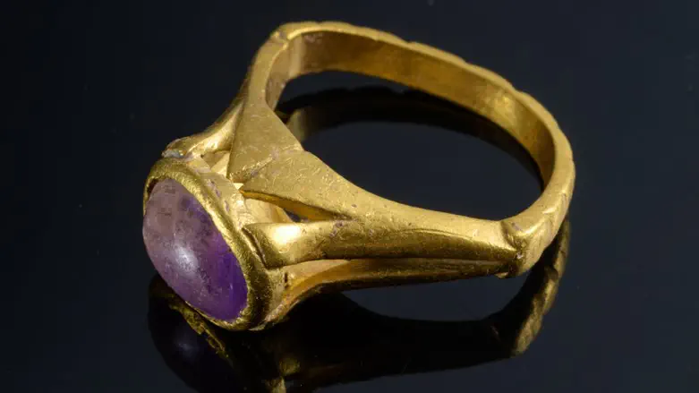 הטבעת המרהיבה מיבנה