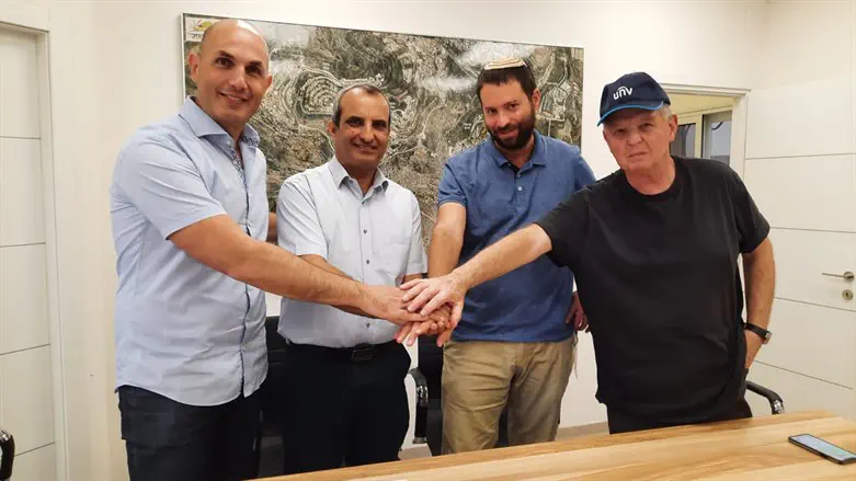 מביאים לקדומים את מהפכת הסיבים האופטיים