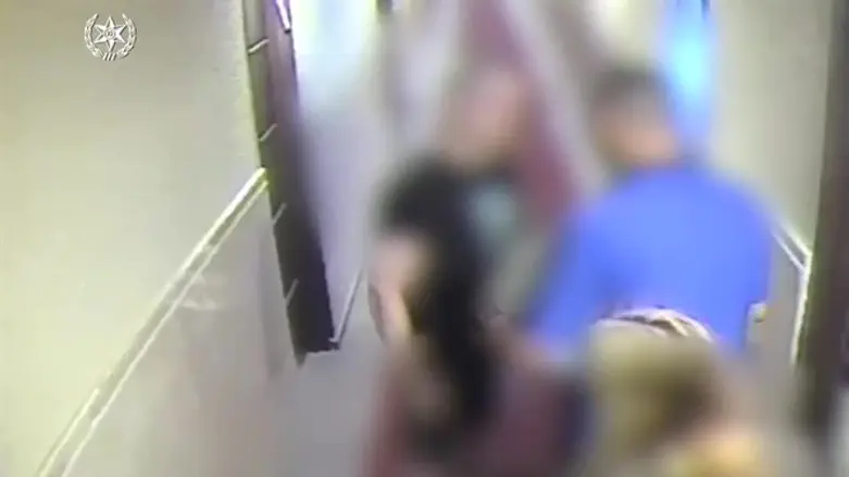 Man threatens couple due to stench of dirty diapers