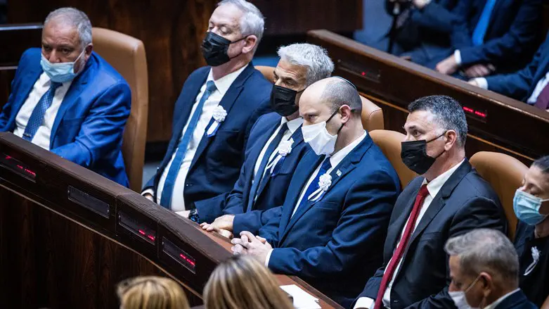 רה''מ בנט והשרים במליאת הכנסת