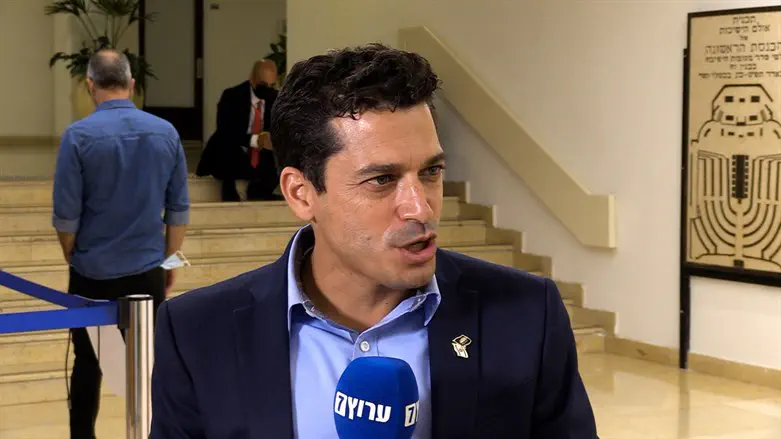 Амихай Шикли