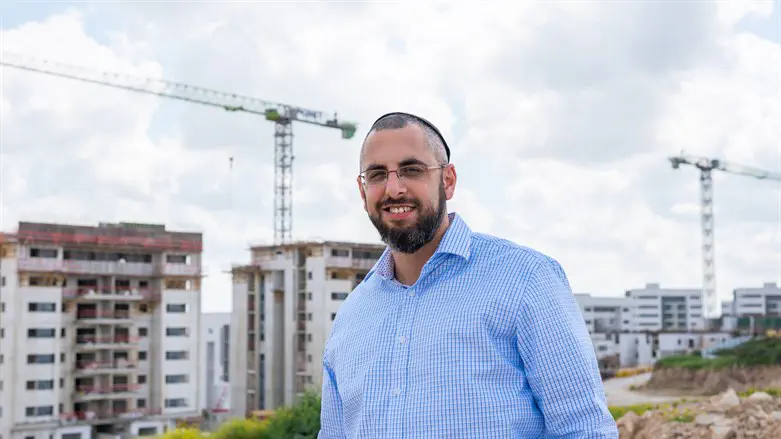 Mayor of Harish, Yitzhak Keshet