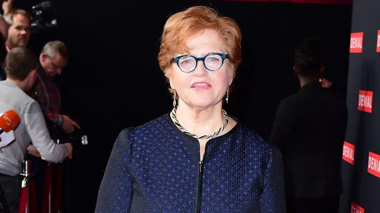 דברה ליפשטט