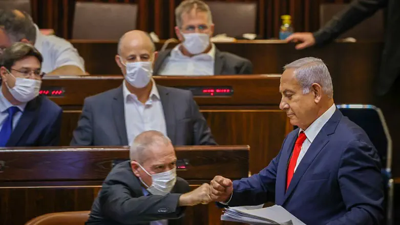 Netanyahu in Knesset plenum