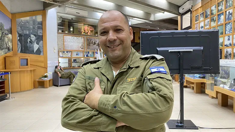 אריאל אלמוג