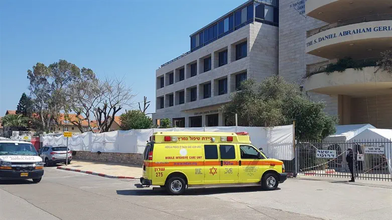 בית חולים לניאדו