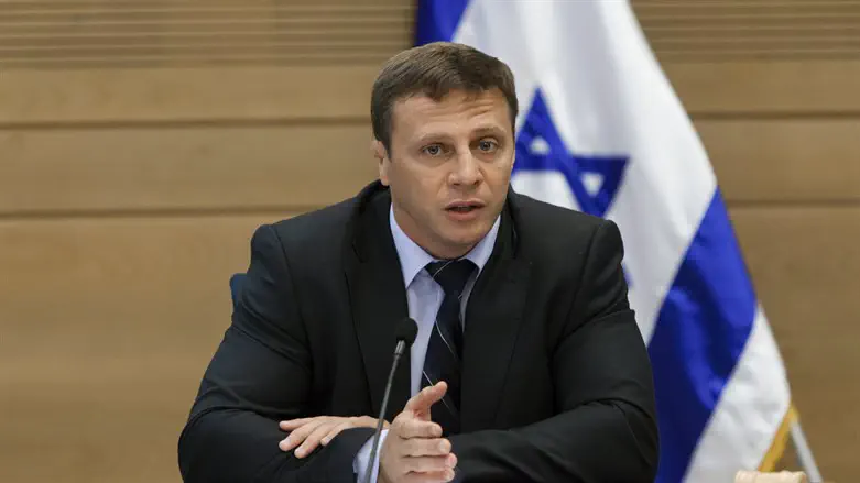 Yoel Razvozov