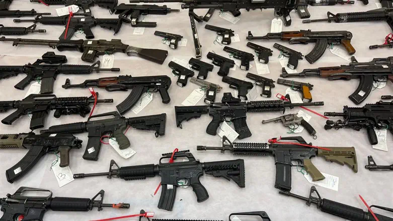 seized weapons (archive)