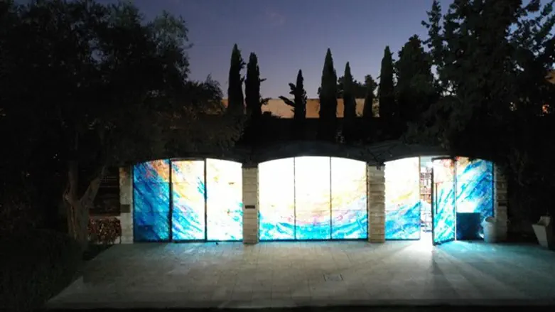 The lights at the Presidents Residence, tonight