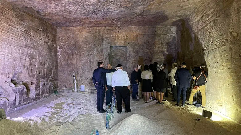 שיפוץ מערת אליהו