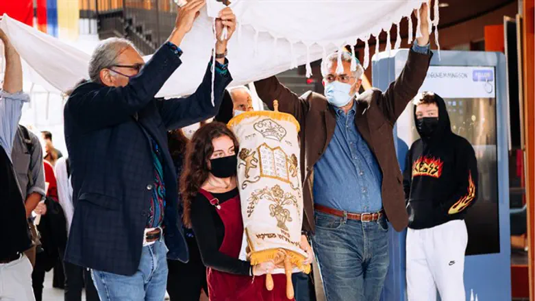 Jewish students and faculty at Gonzaga University in Spokane, Washington, celebr