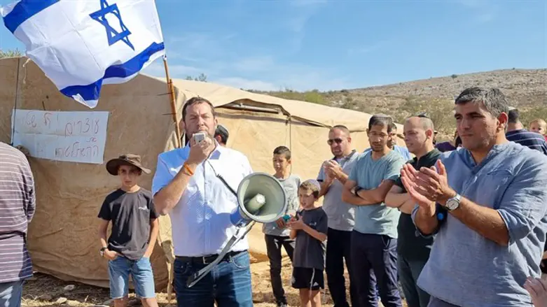 the protest against the illegal construction