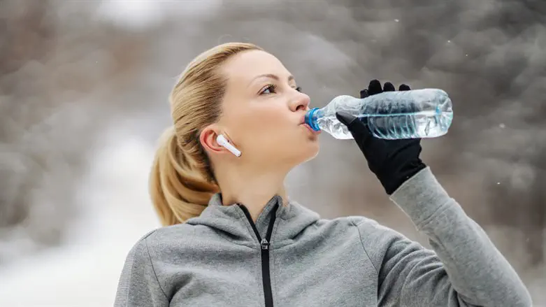 שתיית מים חשובה גם בחורף
