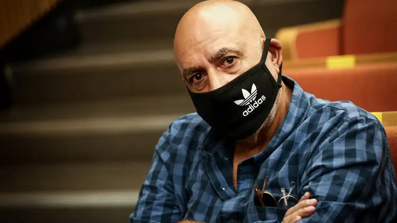 ניסו שחם בבית המשפט