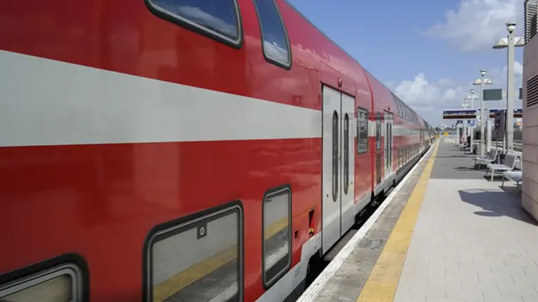 train in Israel pulls up to the station.