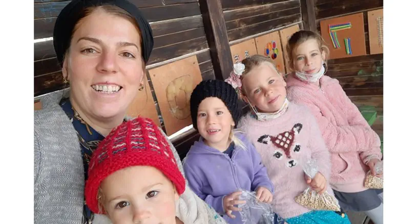 Nitzan Zoran with her children