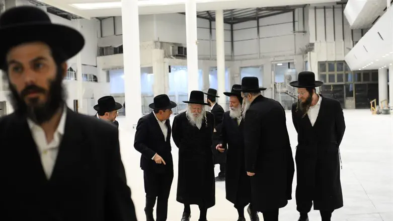 מבקר בחסידות גור