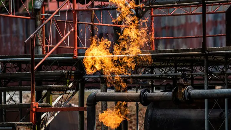 Oil pipeline explosion (archive)