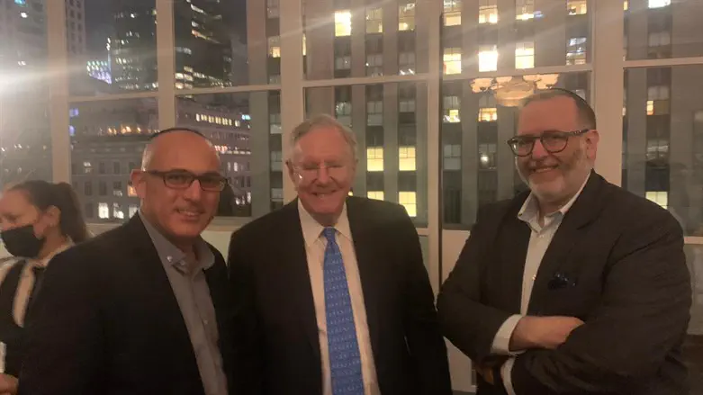 דילמוני עם משתתפי המפגש