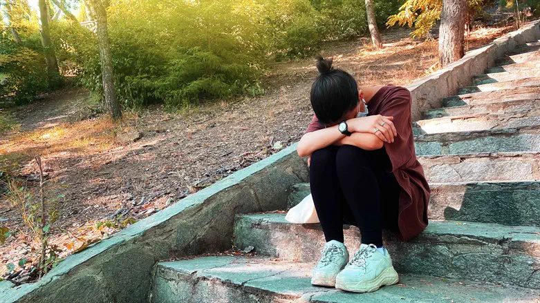 נערה במצוקה. אילוסטרציה