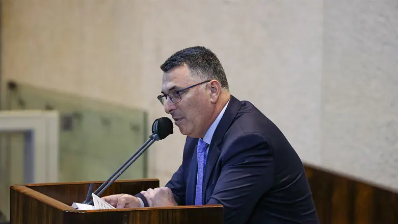 Gideon Sa'ar at the Knesset podium