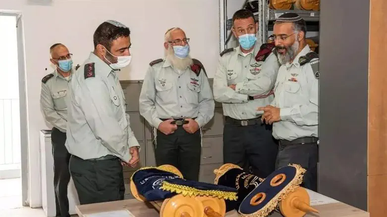 הרצי הלוי בבסיס הרבנות הצבאית