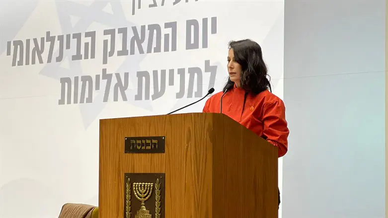 גילת בנט