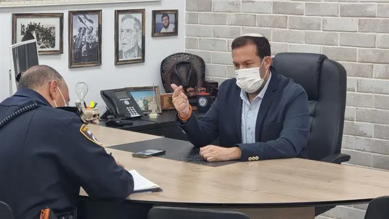 יוסי דגן מגיש תלונה