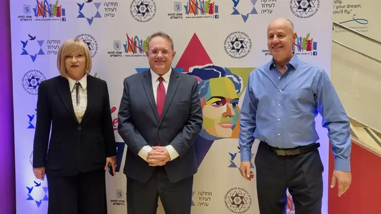 צחי הנגבי, יעקב חגואל ומרינה רוזנברג קוריטני