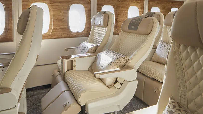 טיסת הבכורה של אמירייטס