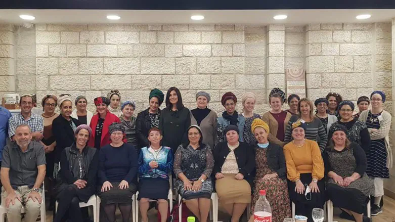 המזכירות שהשתתפו ביום העיון