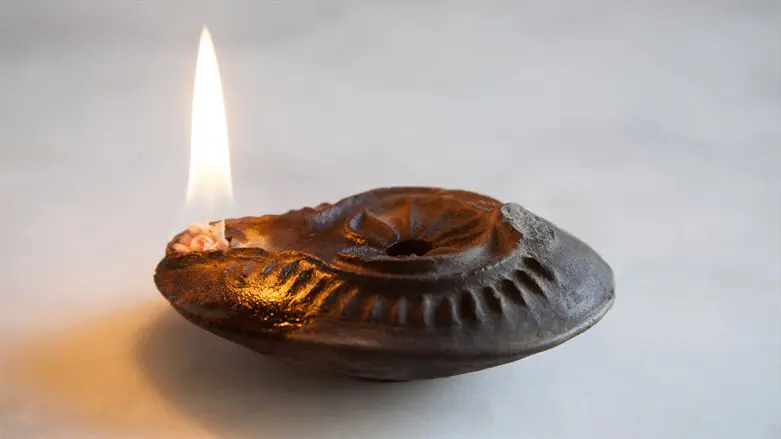 Antique metal gas lamp