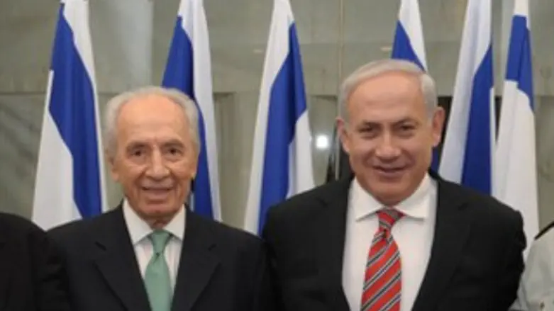 תומך. נתניהו ופרס