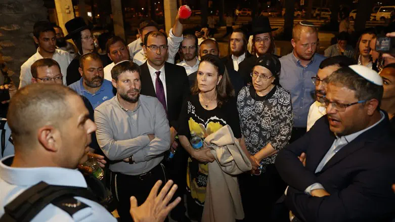 נציגי מפלגת הציונות הדתית בשער שכם