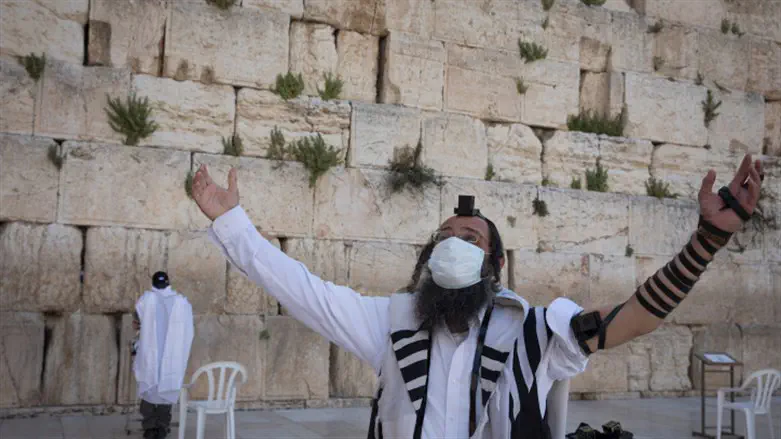 Prayer at Western Wall in the age of coronavirus