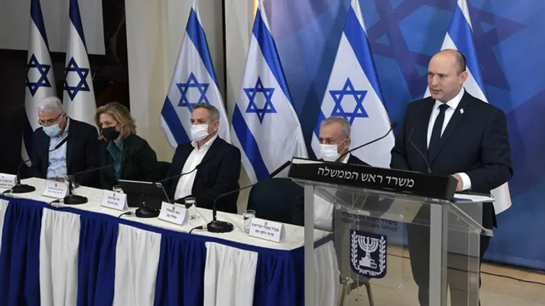 Беннет с представителями системы здравоохранения