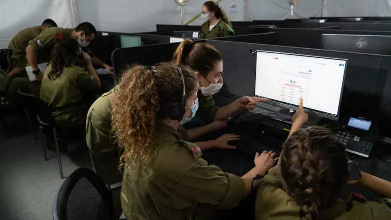 מפקדת אלון במהלך פעילותה. ארכיון