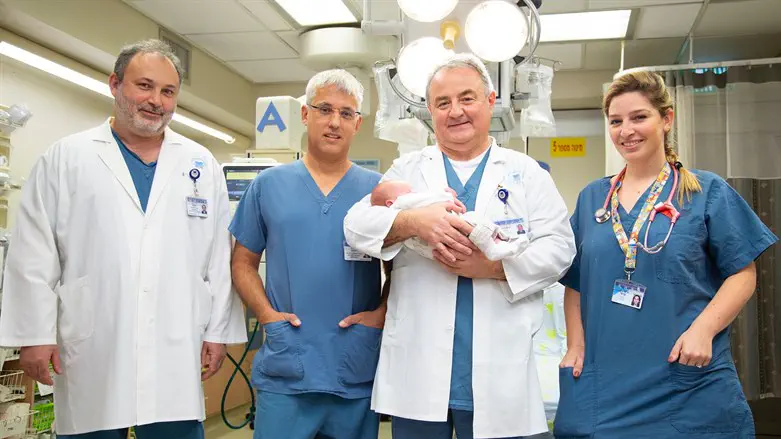 סיפוק מקצועי אדיר בחלל חדר הניתוח