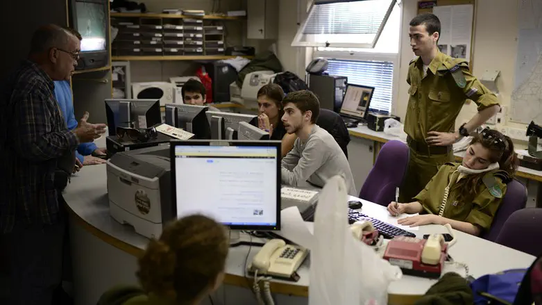 גלי צה"ל. למצולמים אין קשר לידיעה