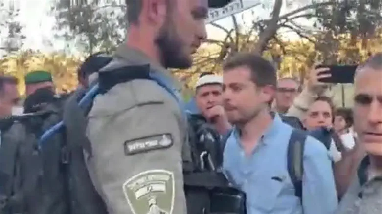 Левые заблокированы на пути к Хеврону
