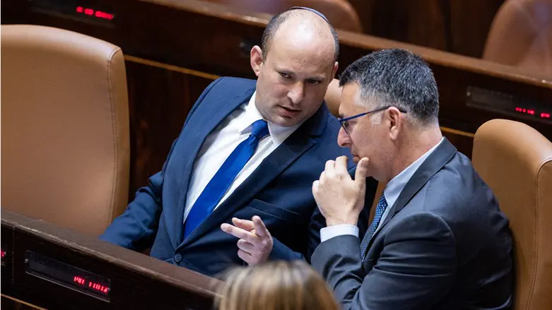 Bennett (l) and Sa'ar