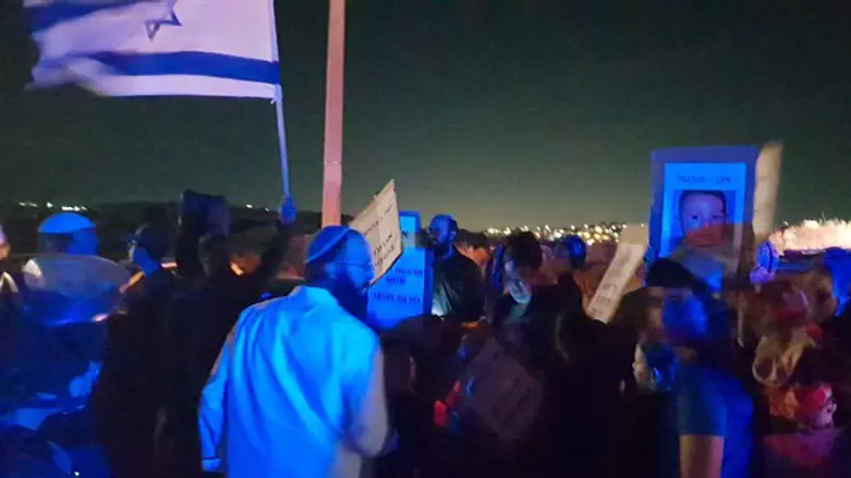 Участники акции протеста. Иллюстрация